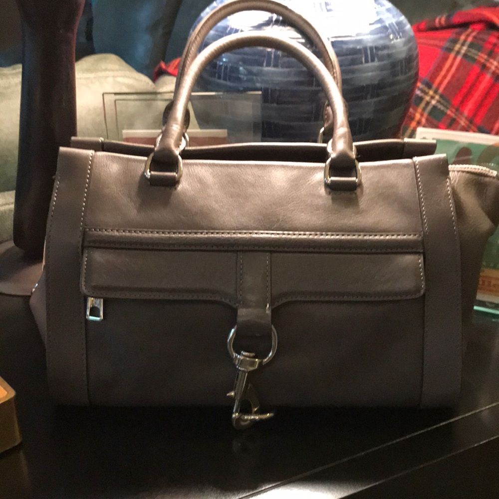 EUC REBECCA MINKOFF GREY LEATHER BOWERY BAG.